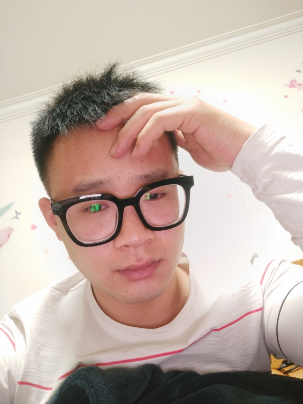 华灯初上的夜晚的第一张照片--山东闪婚服务中心
