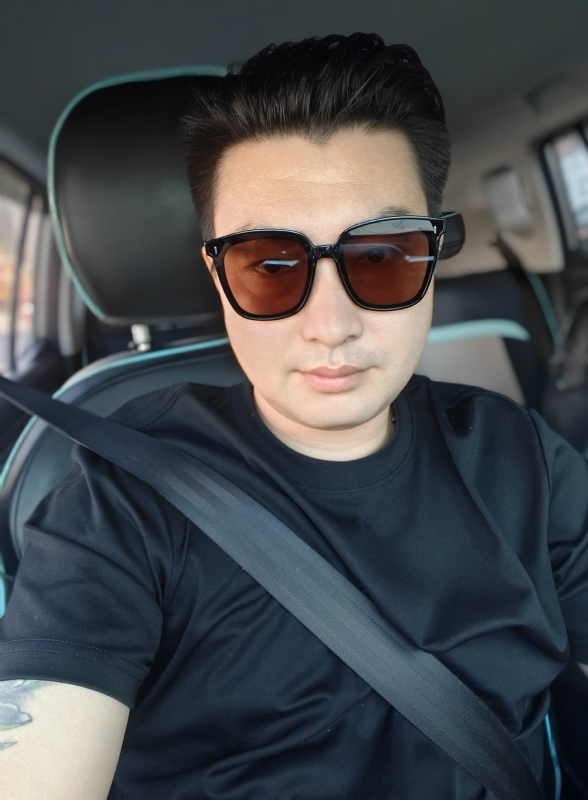 凡哥的第一张照片--山东闪婚服务中心
